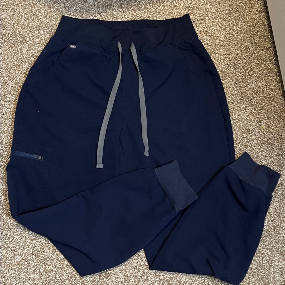 Figs navy Zamora joggers in Small Petite!